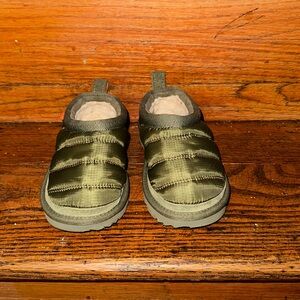 Lightly worn Toddler UGG Slippers